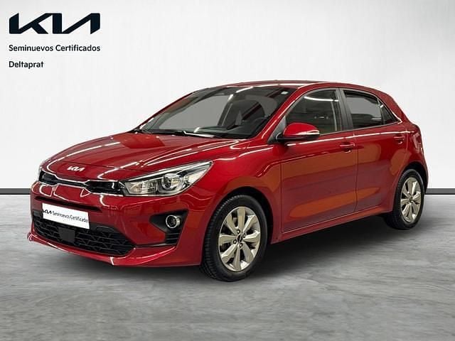 Usado Kia Rio 101 CV (74 kW) 2022 Rojo Berlina
