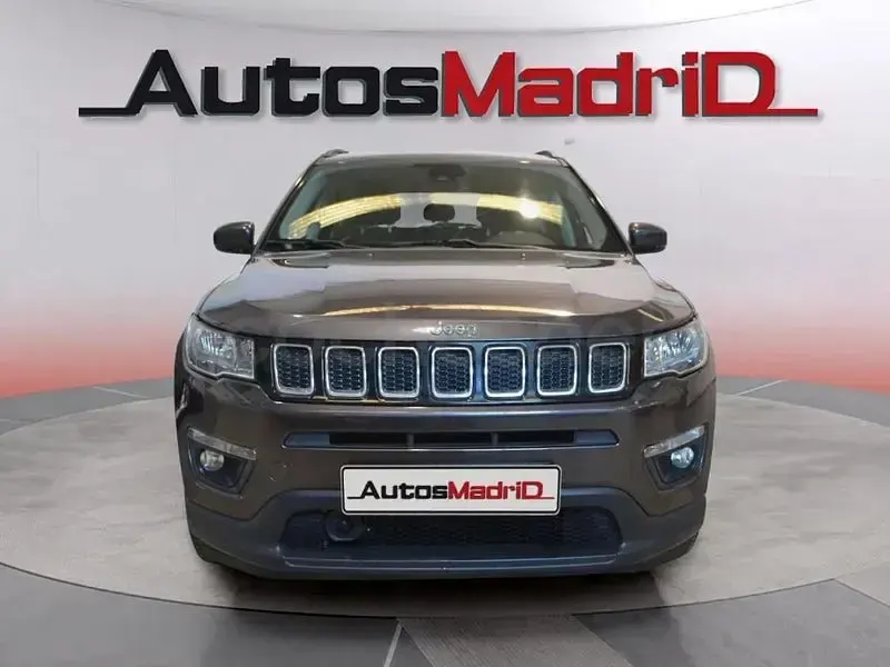 Usado Jeep Compass Longitude 120 CV (88 kW) 2020 Gris / plata SUV