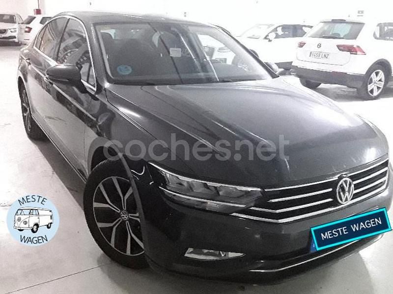 Negro Usado 2020 VW Passat Executive Berlina | 15.900 € (Buen precio) - Imagen 1/4