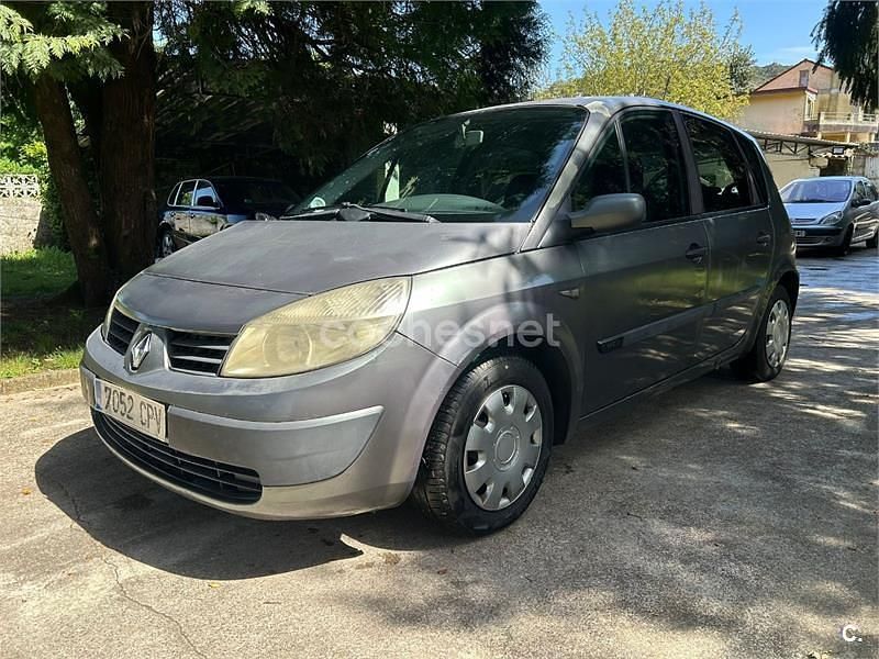 Usado Renault Scénic II Authentique 100 CV (73 kW) 2004 Verde Monovolumen