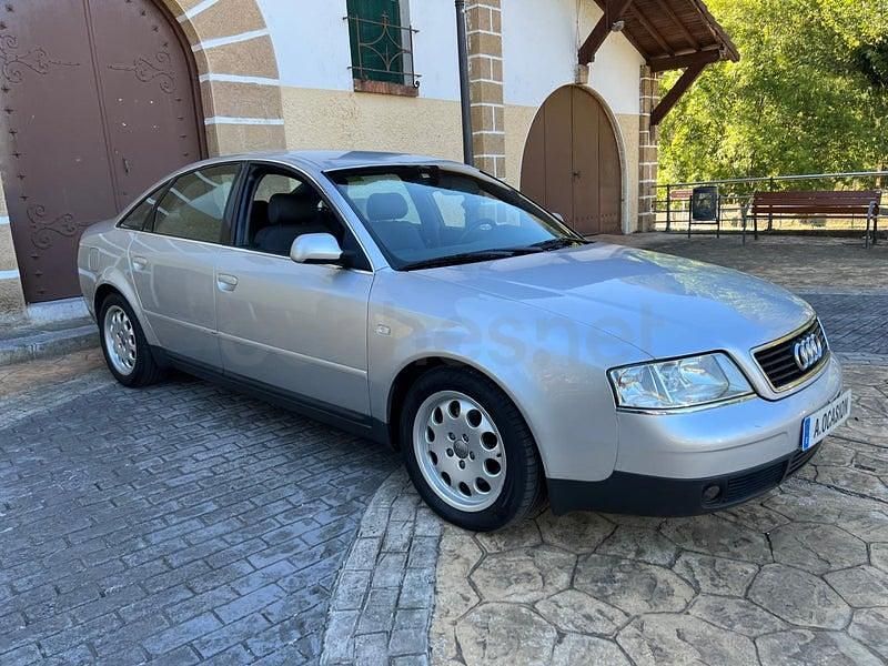 Usado Audi A6 150 CV (110 kW) 1999 Gris / plata Berlina