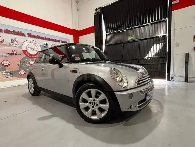 Usado Mini Cooper 115 CV (84 kW) 2004 Gris / plata Utilitario