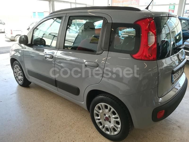Usado Fiat Panda Lounge 69 CV (50 kW) 2019 Gris / plata Berlina