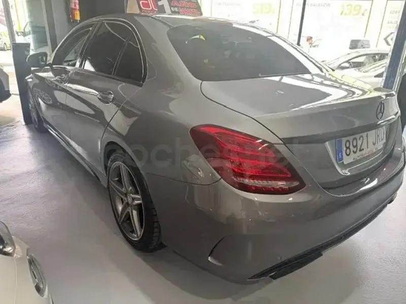 Usado Mercedes C220 AMG line 170 CV (125 kW) 2016 Gris / plata Berlina
