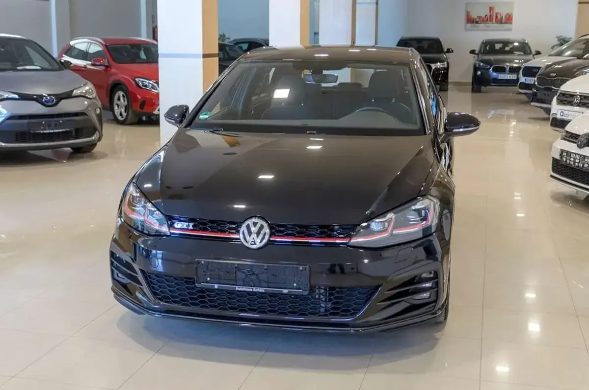 Usado VW Golf VII GTI 230 CV (169 kW) 2017 Negro Utilitario