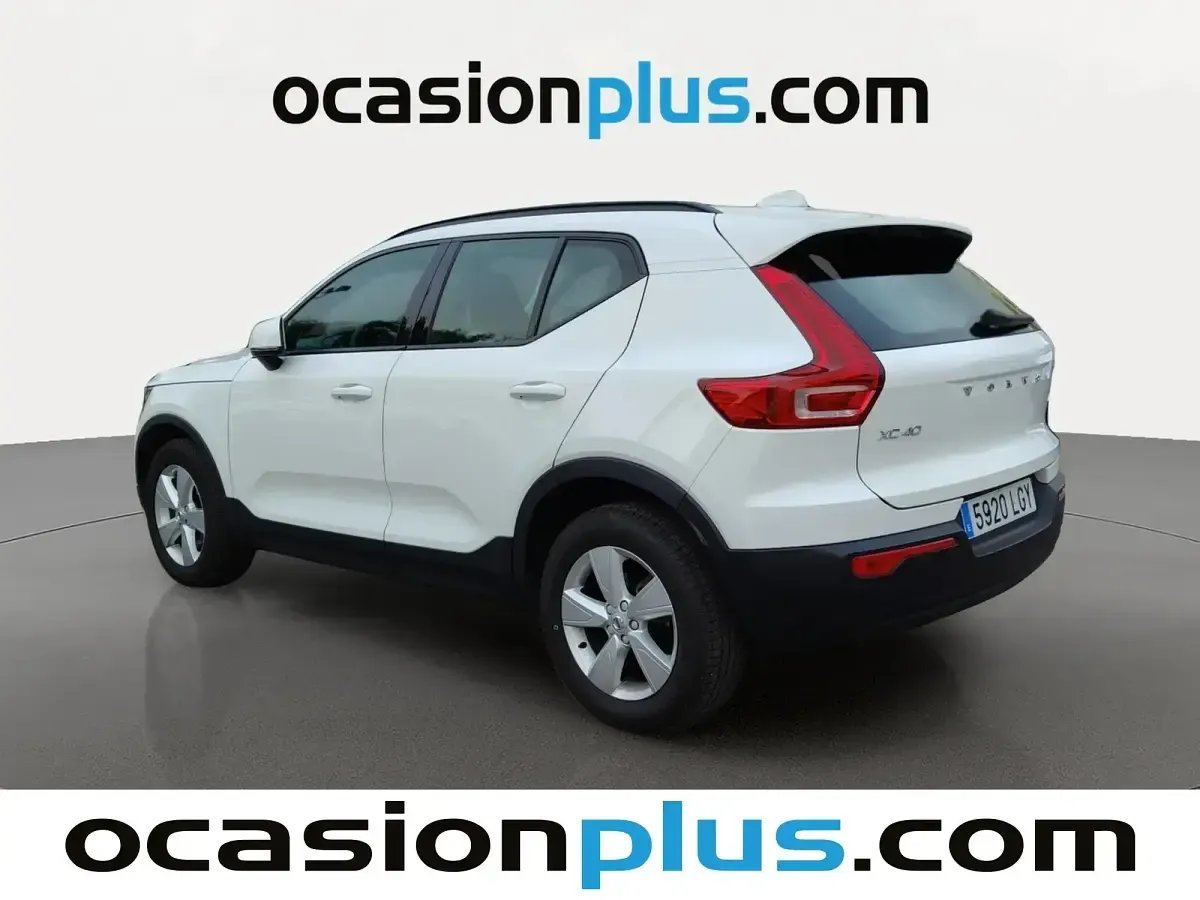 Käytetty Volvo XC40 150 HP (110 kW) 2020 Valkoinen Katumaasturi