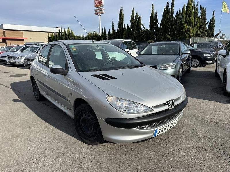 Plata metalico Usado 2005 Peugeot 206 | 3900 € - Imagen 1/4