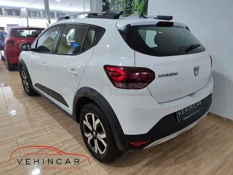 Usado Dacia Sandero Expression 91 CV (66 kW) 2022 Blanco Berlina