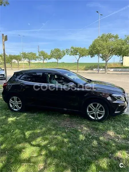 Usado Mercedes GLA200 AMG line 136 CV (100 kW) 2016 Marrón SUV