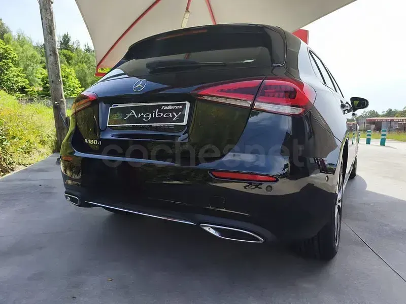Usado Mercedes A180 116 CV (85 kW) 2020 Negro Berlina