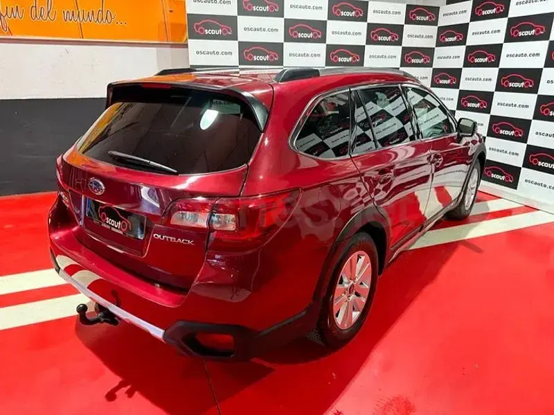 Usado Subaru Outback 175 CV (128 kW) 2018 Granate Familiar