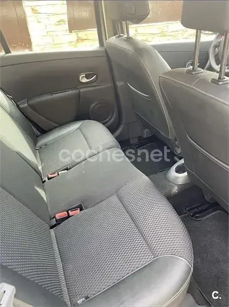 Usado Renault Clio Exception 105 CV (77 kW) 2010 Gris / plata Familiar