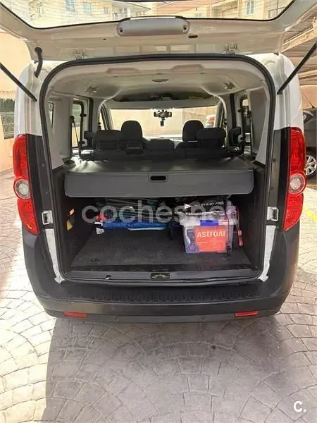 Usado Opel Combo Selective 95 CV (69 kW) 2012 Blanco Monovolumen