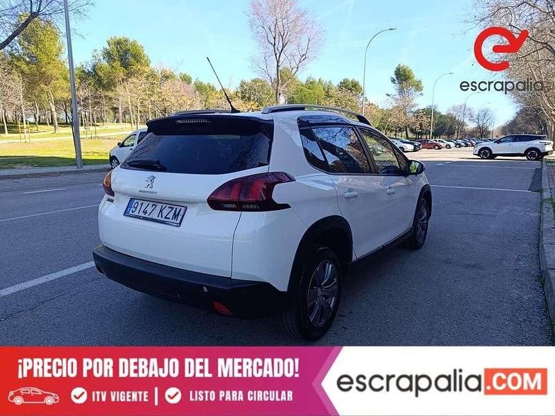 Usado Peugeot 2008 Signature Sky 100 CV (73 kW) 2019 Blanco SUV