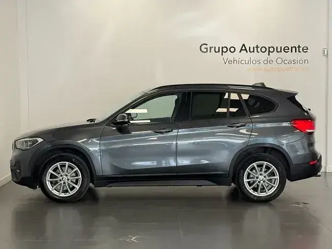 Usado BMW X1 Comfort Edition 150 CV (110 kW) 2022 Gris / plata SUV