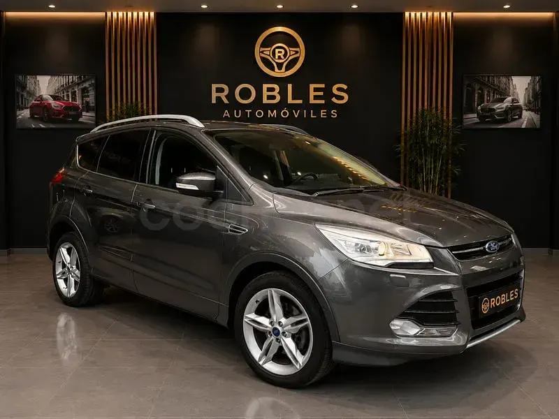 Usado Ford Kuga Titanium S 163 CV (119 kW) 2014 Gris / plata SUV
