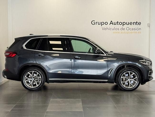 Usado BMW X5 Comfort Edition 231 CV (169 kW) 2021 Gris / plata SUV