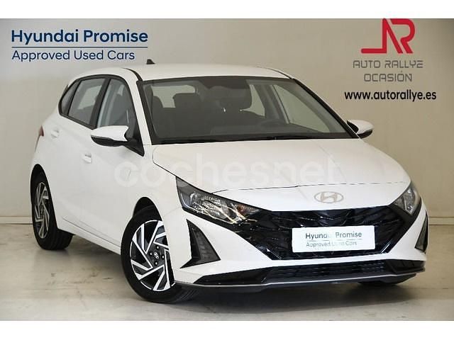 Atlas white (sólido) Usado 2024 Hyundai i20 Berlina | 17.990 € (Precio justo) - Imagen 1/4