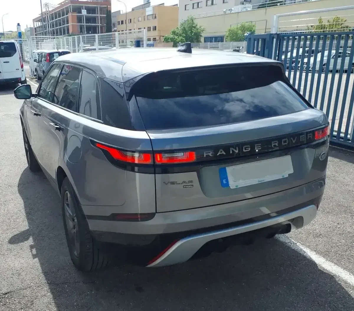 Usado Land Rover Range Rover Velar 404 CV (297 kW) 2023 Gris SUV