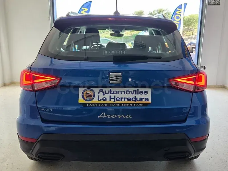 Usado Seat Arona Xperience 110 CV (80 kW) 2022 Azul SUV