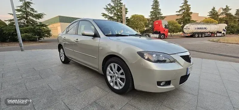 Usado Mazda 3 110 CV (80 kW) 2006 Beige Berlina