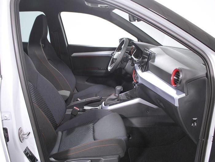 Usado Seat Arona FR 115 CV (84 kW) 2025 Blanco SUV
