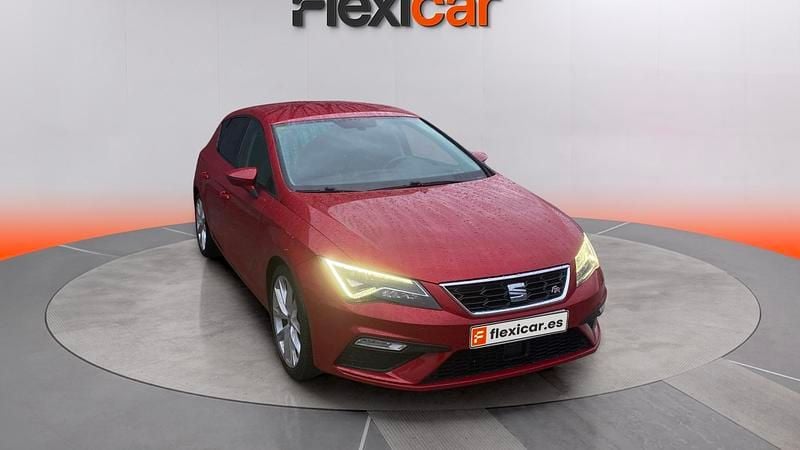 Usado Seat Leon FR 125 CV (91 kW) 2018 Rojo Berlina