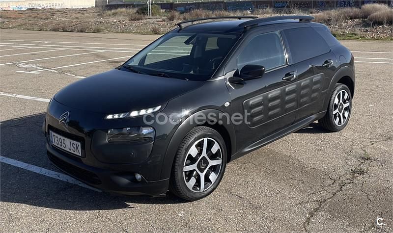 Usado Citroën C4 Shine 100 CV (73 kW) 2016 Negro Berlina