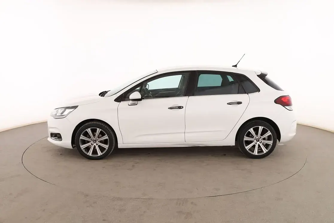 Usado Citroën C4 Shine 130 CV (95 kW) 2015 Blanco Berlina
