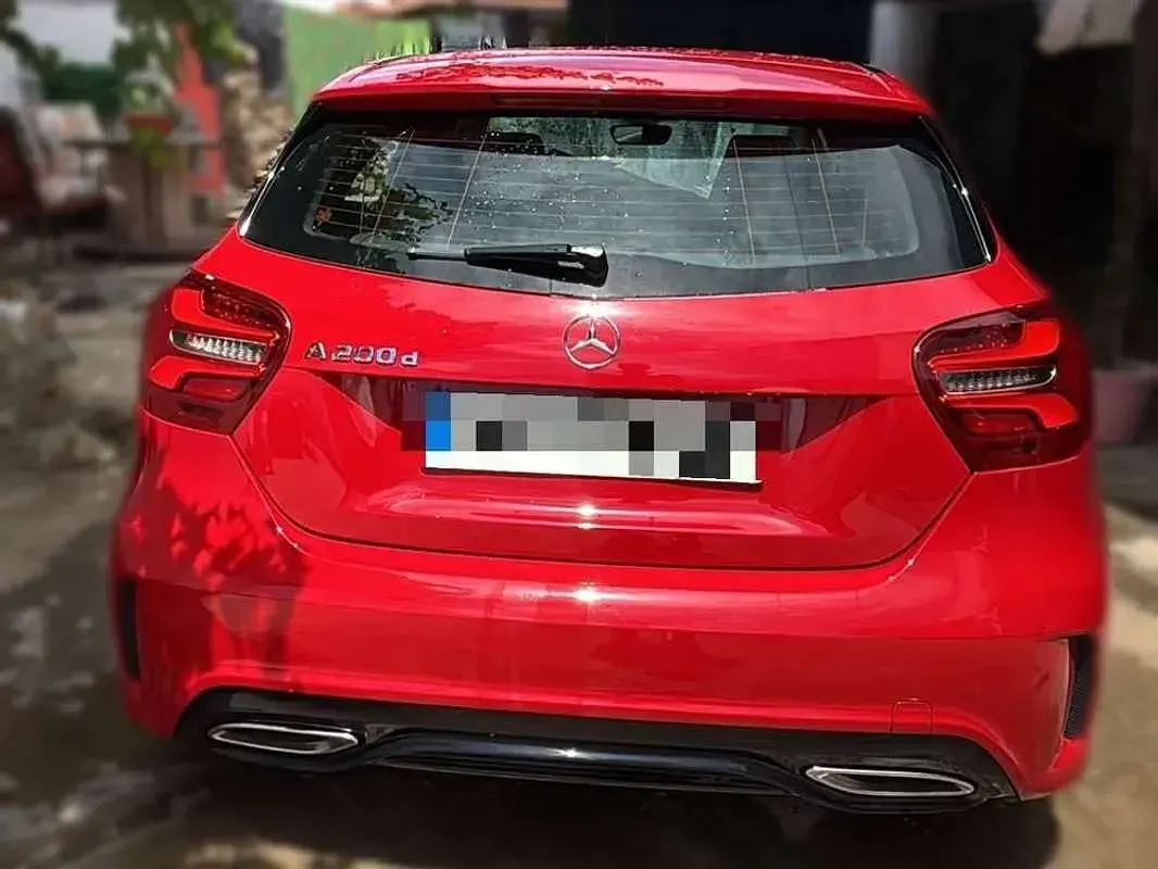 Usado Mercedes A200 150 CV (110 kW) 2018 Rojo Berlina