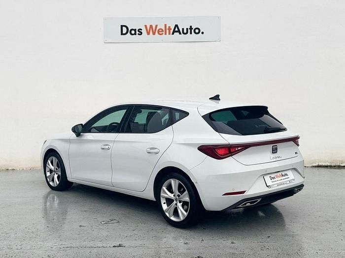 Blanco Usado 2024 Seat Leon FR Berlina | 26.900 € (Un poco caro) - Imagen 1/4