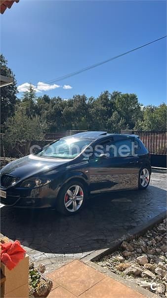 Usado Seat Leon Sport 140 CV (102 kW) 2008 Negro Utilitario