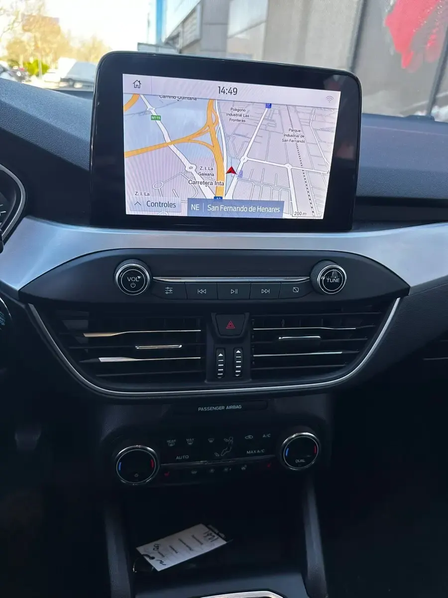 Usado Ford Focus Trend+ 120 CV (88 kW) 2021 Gris Familiar