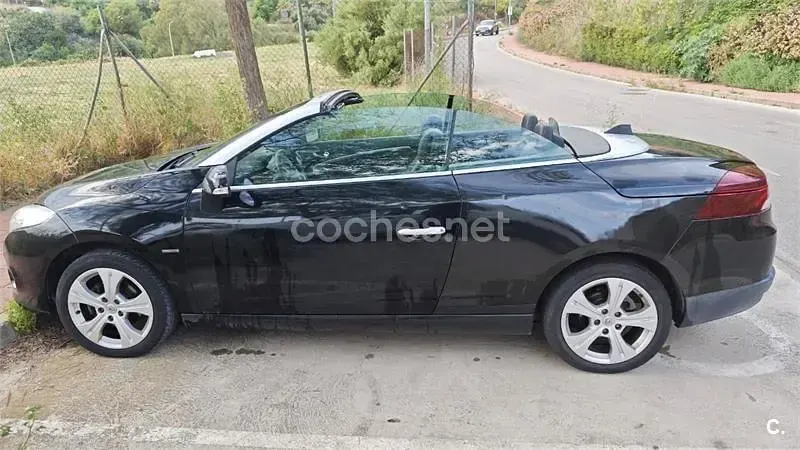 Usado Renault Mégane Cabriolet Dynamique 110 CV (80 kW) 2011 Negro Descapotable