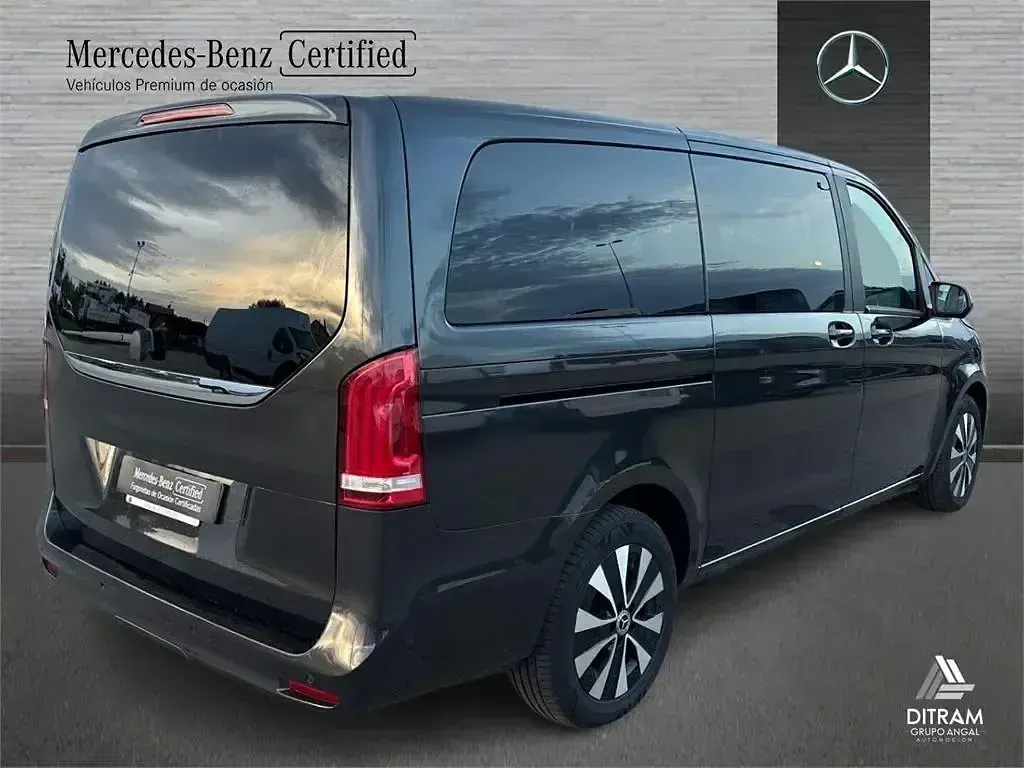 Usado Mercedes V250 190 CV (139 kW) 2023 Gris Monovolumen