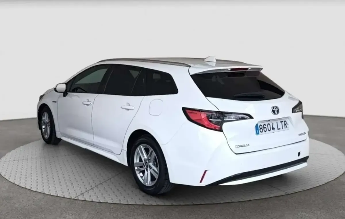 Usado Toyota Corolla Active 122 CV (89 kW) 2021 Blanco Familiar