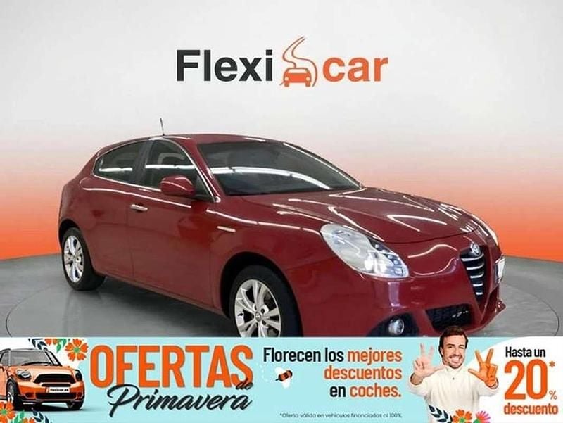 Usado Alfa Romeo Giulietta Distinctive 120 CV (88 kW) 2015 Rojo Utilitario