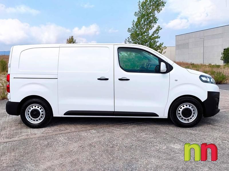 Usado Citroën Jumpy Comfort 115 CV (84 kW) 2017 Blanco Monovolumen