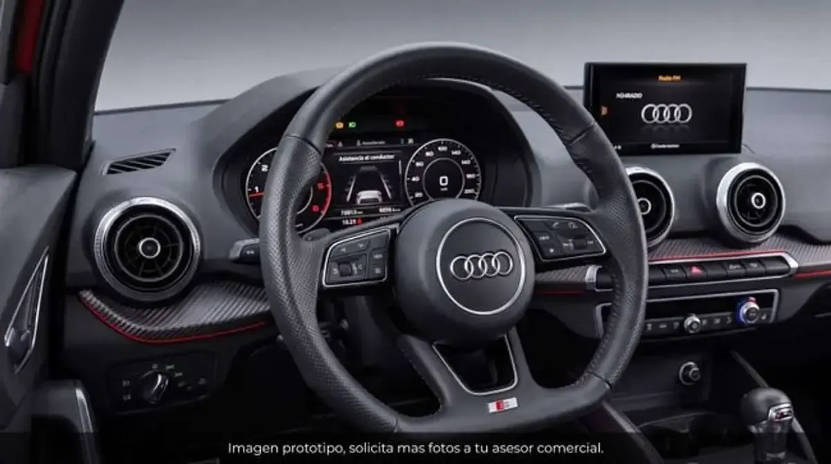 Usado Audi Q2 S-Line 150 CV (110 kW) 2024 Rojo SUV