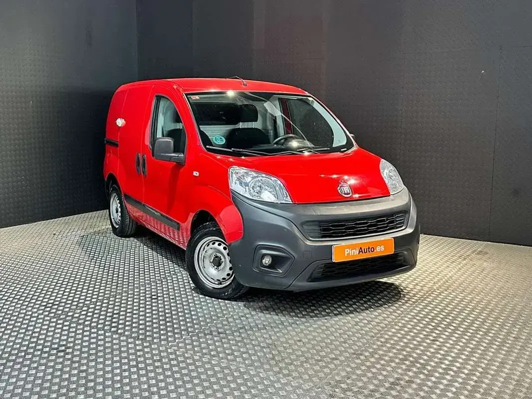 Usado Fiat Fiorino 79 CV (58 kW) 2019 Rojo Monovolumen