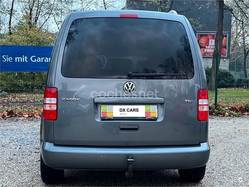 Usado VW Caddy Comfortline 102 CV (75 kW) 2014 Gris / plata Monovolumen