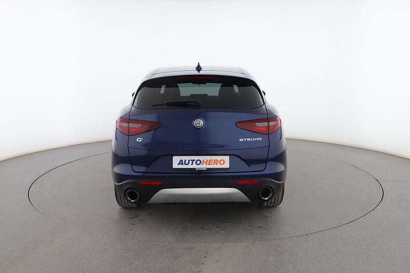 Usado Alfa Romeo Stelvio Super 203 CV (149 kW) 2018 Azul SUV