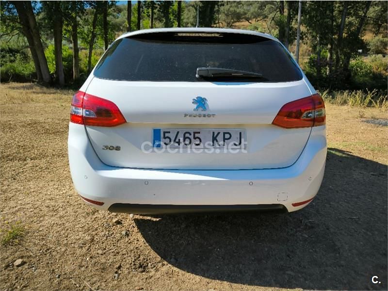 Usado Peugeot 308 SW Style 110 CV (80 kW) 2018 Blanco Familiar