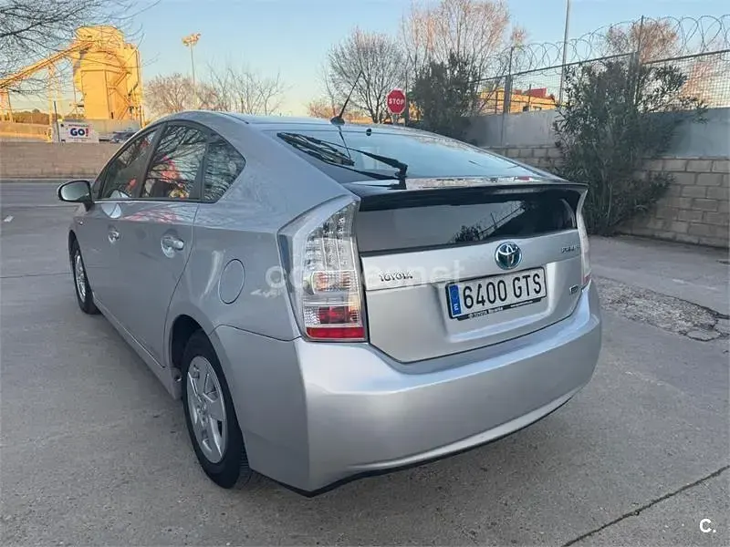 Usado Toyota Prius Eco 136 CV (100 kW) 2010 Gris / plata Utilitario