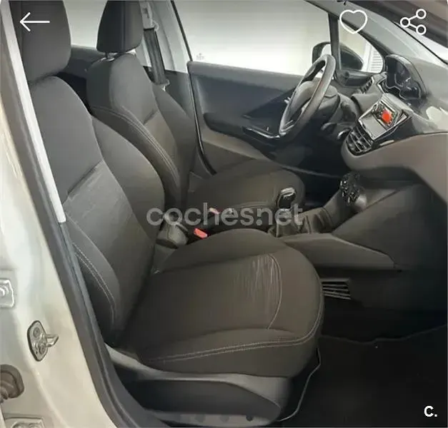 Usado Peugeot 208 Access 82 CV (60 kW) 2017 Blanco Utilitario