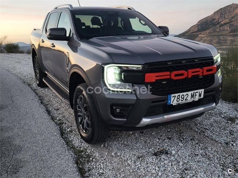 Usado Ford Ranger Wildtrack 240 CV (176 kW) 2023 Gris / plata Recogida
