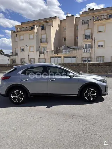 Usado Kia XCeed 141 CV (103 kW) 2023 Gris / plata SUV