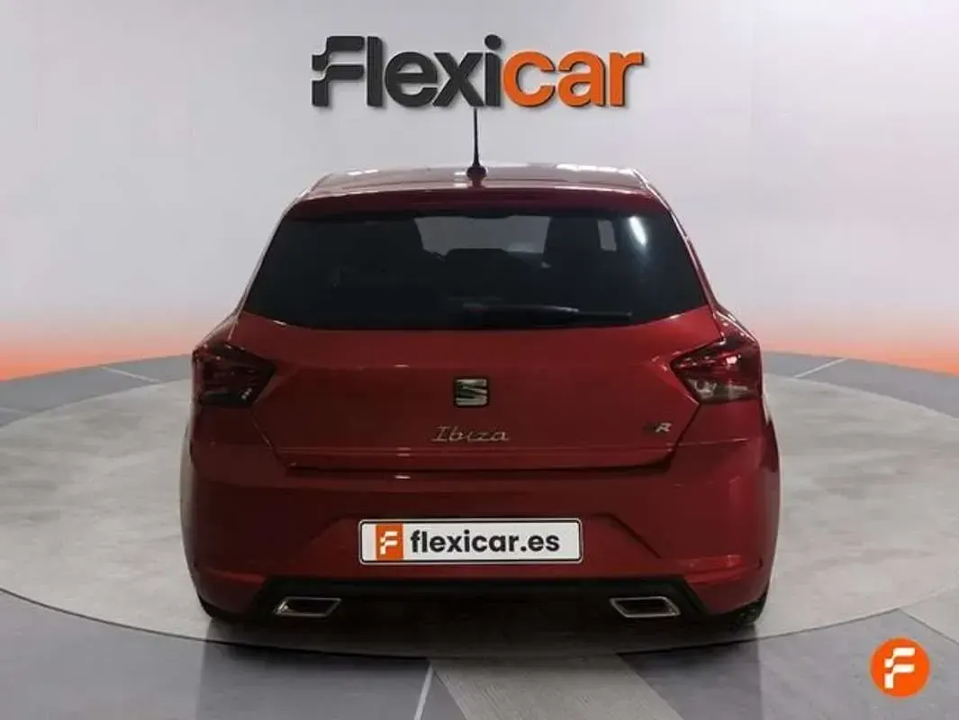 Usado Seat Ibiza FR 110 CV (80 kW) 2023 Rojo Utilitario