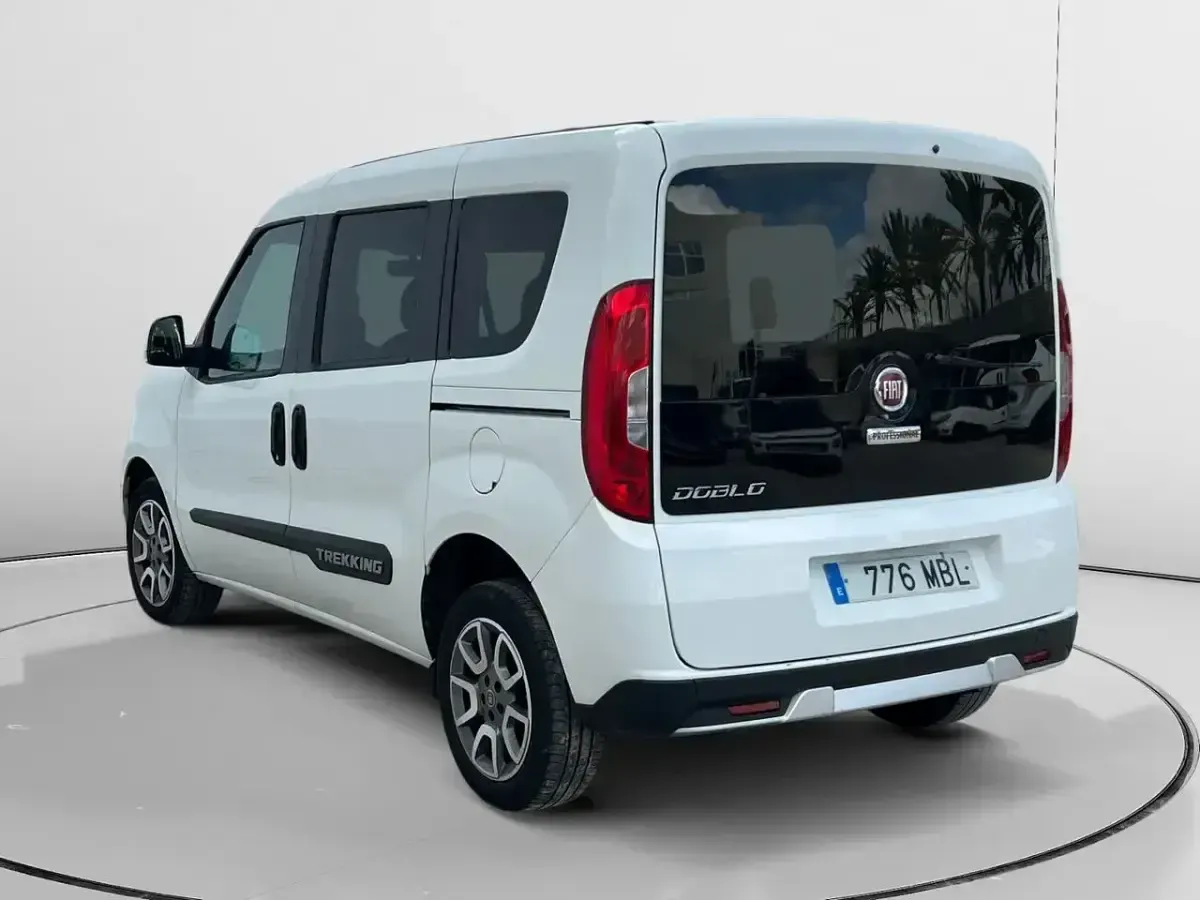 Occasion Fiat Doblò Trekking 120 PK (88 kW) 2022 Wit MPV