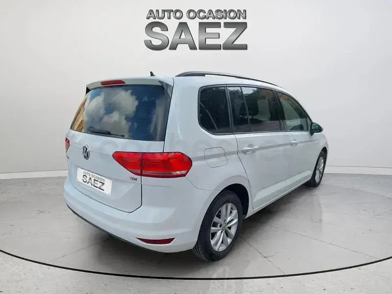 Usado VW Touran Edition 115 CV (84 kW) 2017 Blanco Monovolumen